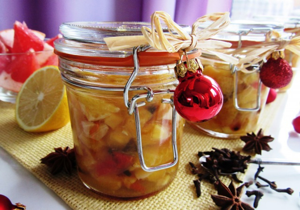 Pečený vánoční čaj s citrusy a kořením