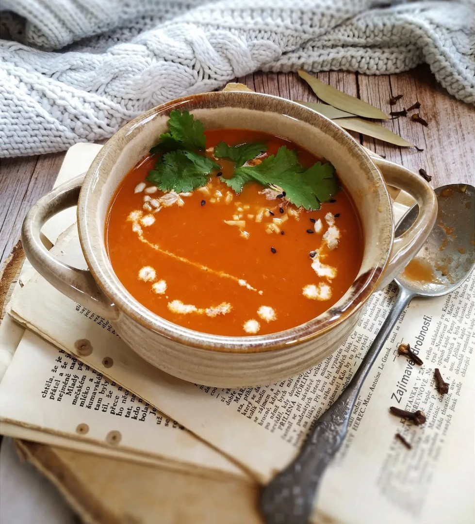 Indická rajčatová polévka